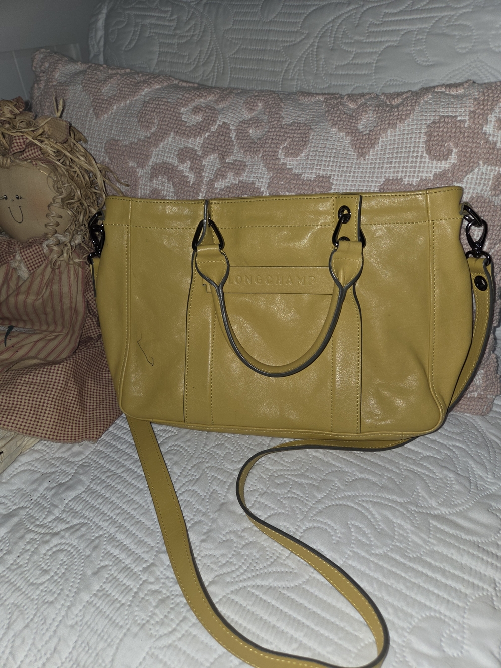 Longchamp 3D Leather Tote Bag Buttery mustard-yello crafted from supple calfski